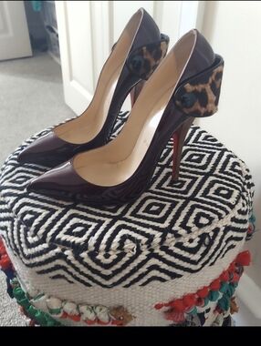 Louboutin Huguetta 120 Burgundy Patent Leopard Sling Stilletto Pump Gold Heel 38